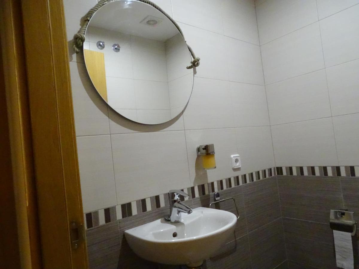 Apartamento Piscina Viena Roses Exteriér fotografie