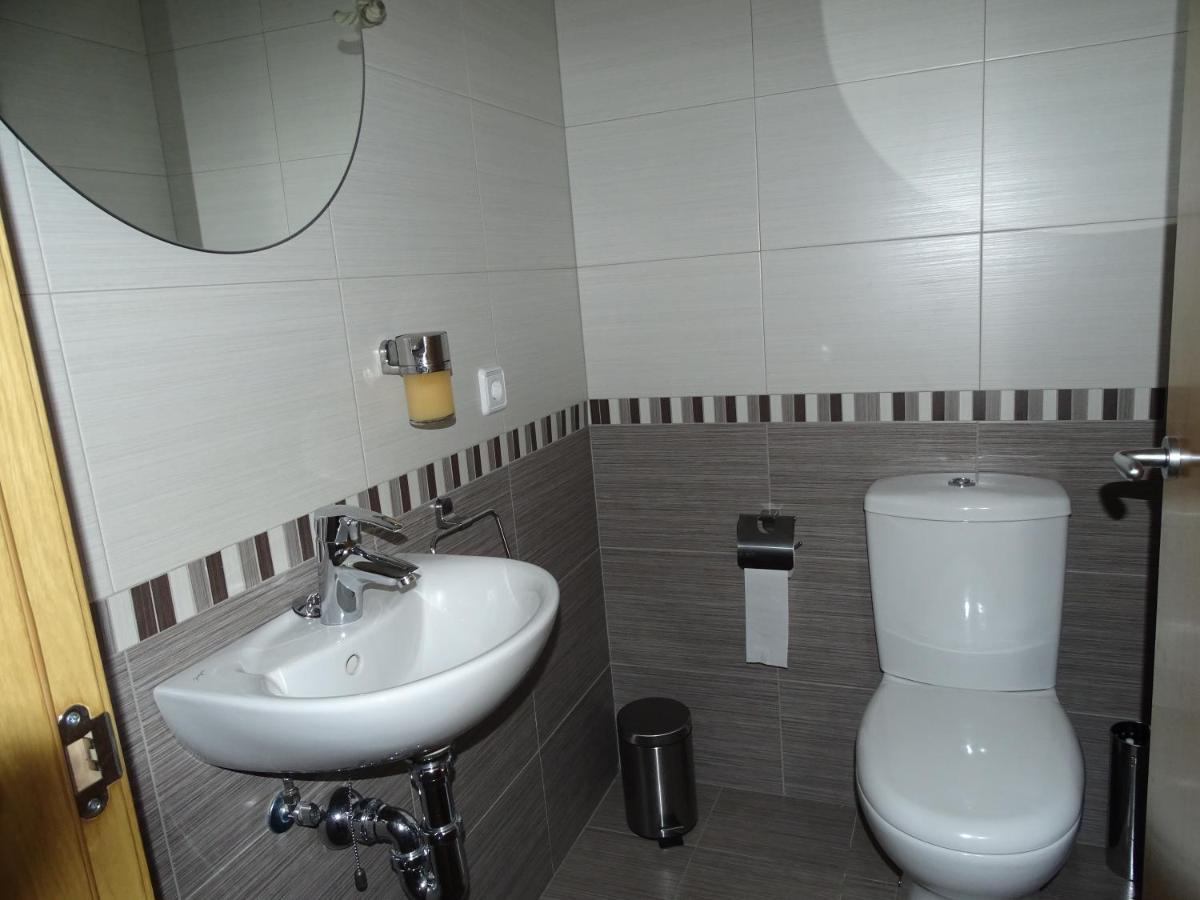 Apartamento Piscina Viena Roses Exteriér fotografie