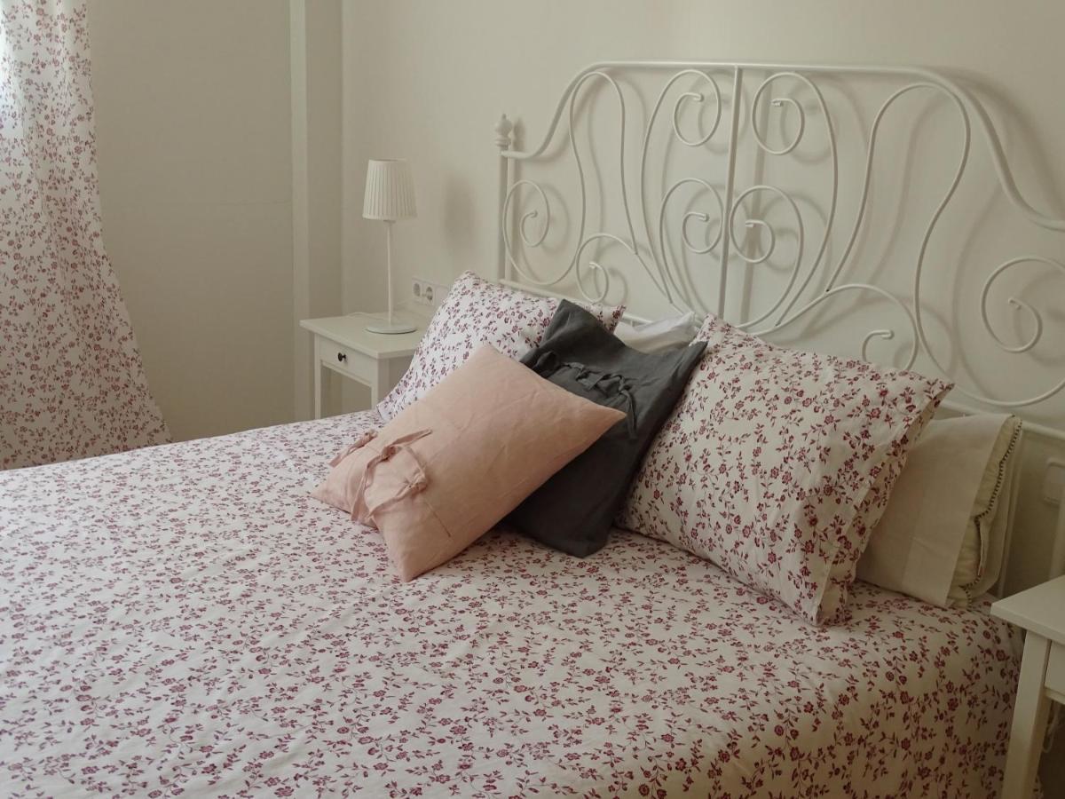 Apartamento Piscina Viena Roses Exteriér fotografie